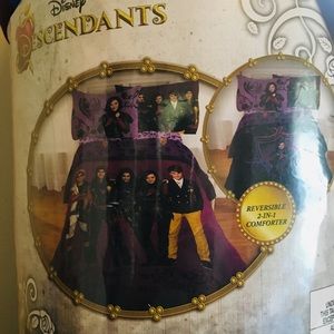 Disney Descendants Comforter